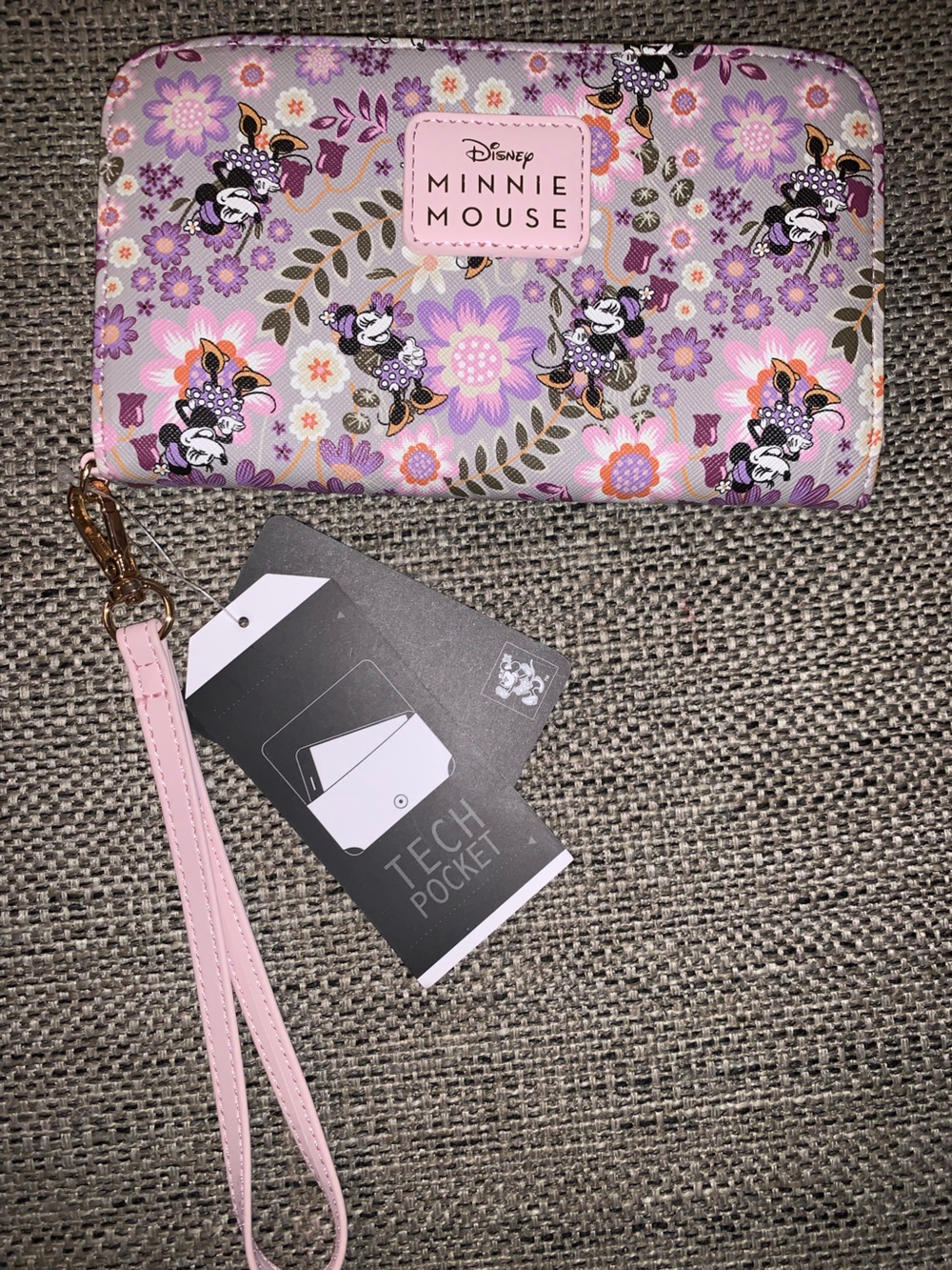 Disney Minnie Mouse phone wallet, new with tags fits large phone